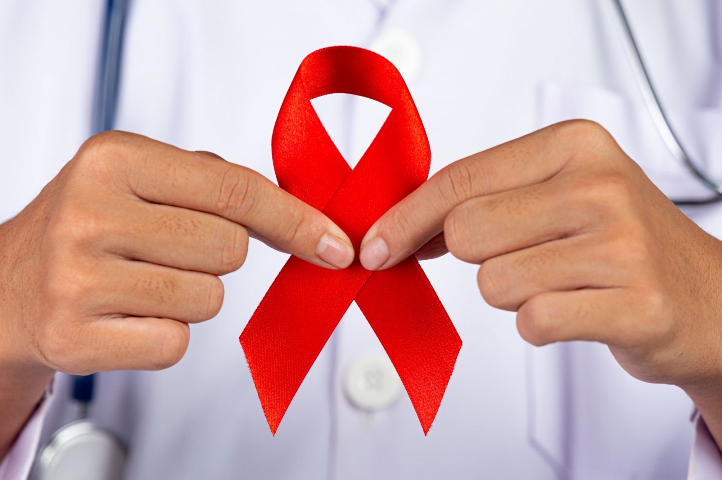 Eventos Adversos Crónicos de los Antirretrovirales en el Tratamiento del VIH: Importancia de la Gestión y el Monitoreo