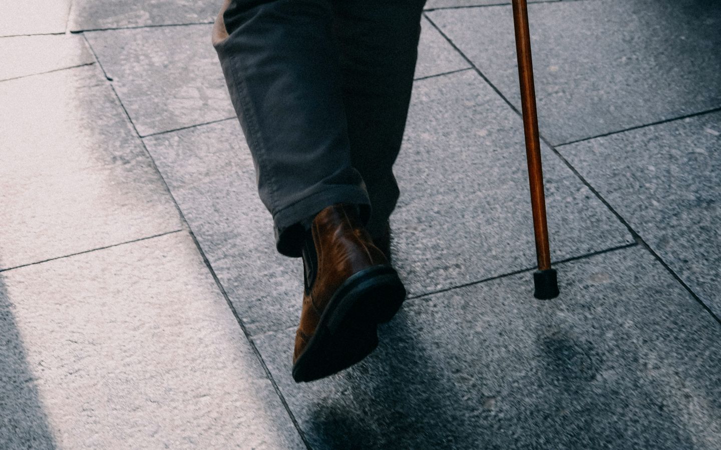 Seguridad en el Hogar: Prevenir Caídas en Pacientes con Parkinson